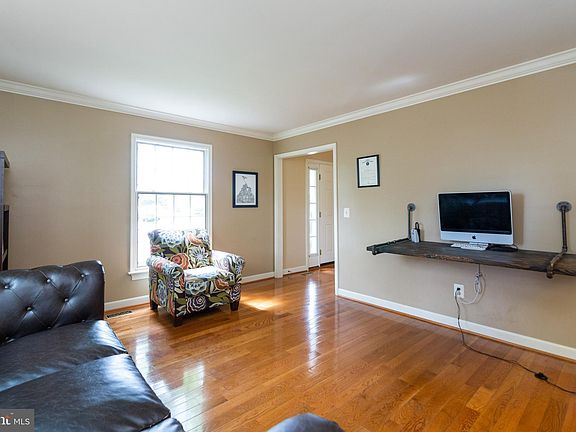 5th image of 11 New Bedford Ct