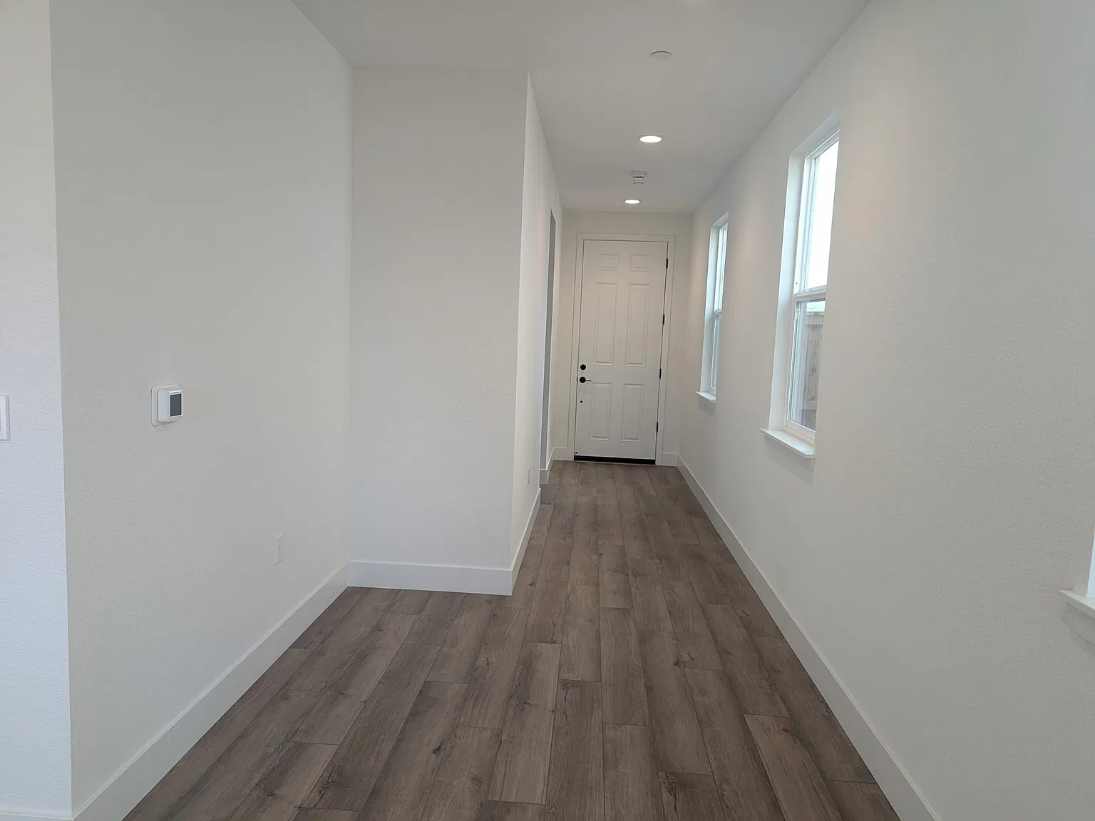4 bed, 2309 sqft, $3,695 — Photo 2