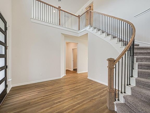 2nd image of 129 Grand Canyon Way