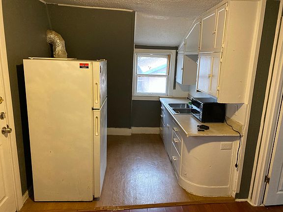 2nd image of 2116 15th St APT C