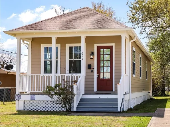 2704 Hinton Dr, Lake Charles, LA 70615