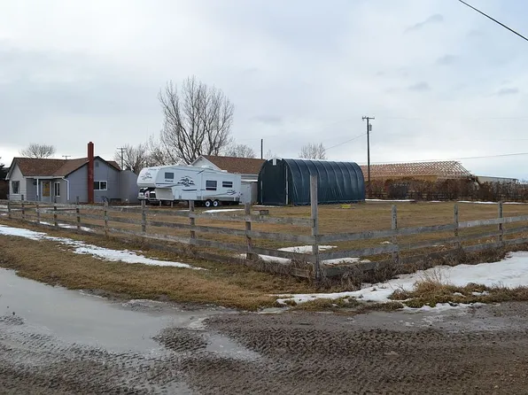 10 2nd Ave W, Kremlin, MT 59532