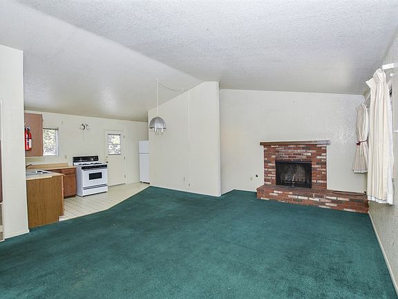 4th image of 42437 Balboa Ln
