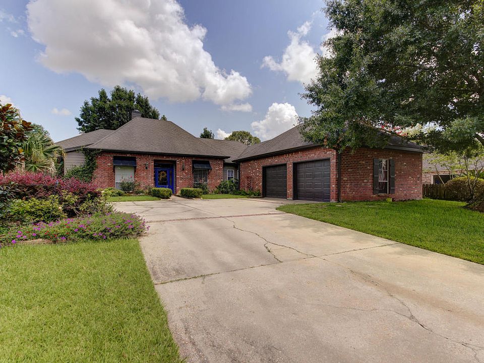 1st image of 103 Woodlake Ln