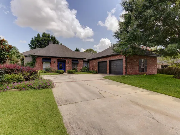 103 Woodlake Ln, Lafayette, LA 70508