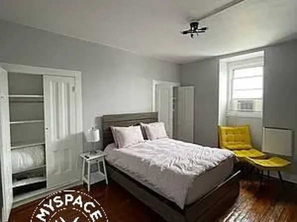 74 Cornelia Street image 3 of 7