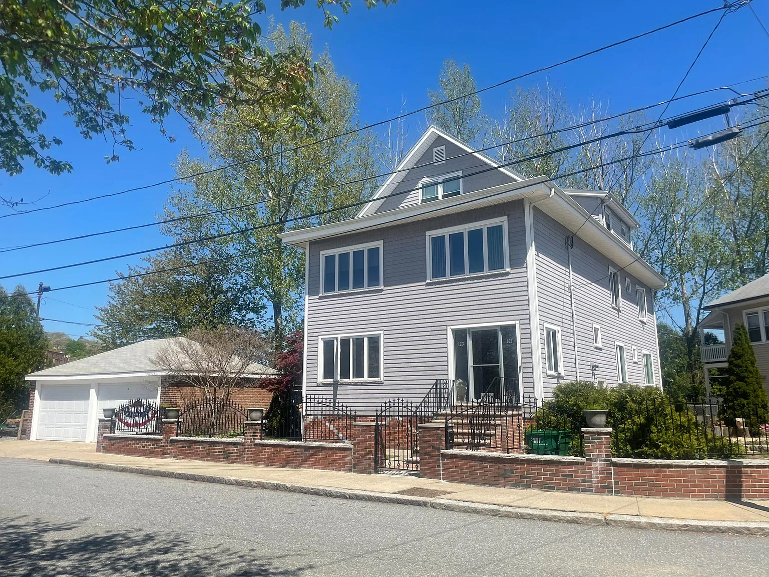 2 bed, 1300 sqft, $2,650 — Photo 1