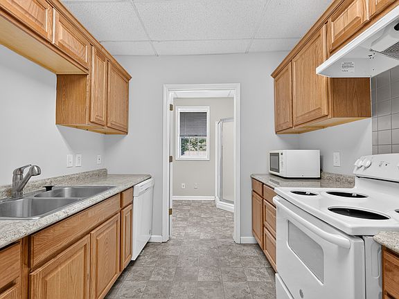 3rd image of 405 N 1st St