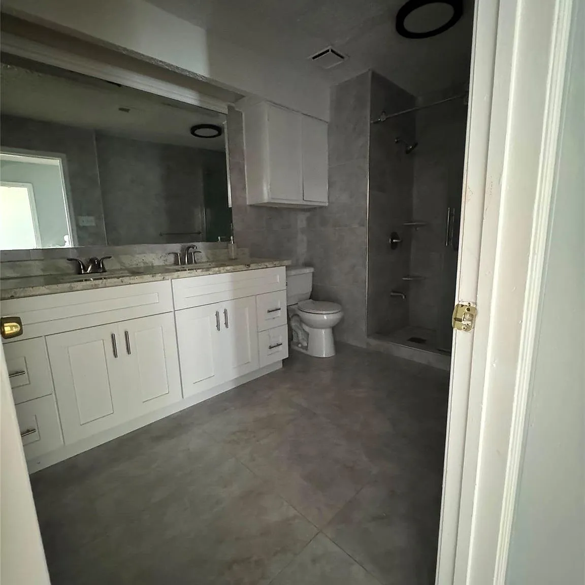 2 bed, 1.5 bath, $1,350 — Photo 2