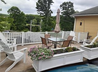 54 Desrochers Ave APT 3, Woonsocket, RI 02895