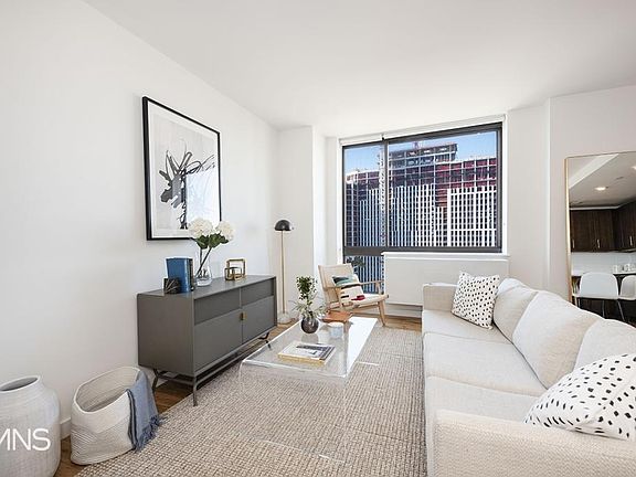 4th image of 14736 94th Ave APT 19J