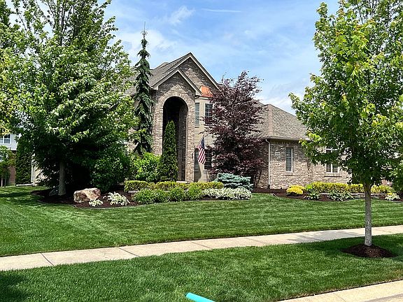 3rd image of 51880 Copperwood Dr S