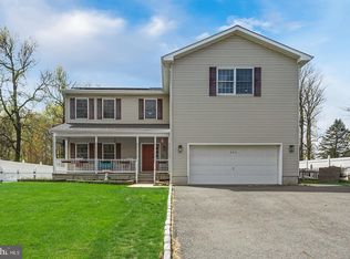 202 Union St, Fieldsboro, NJ 08505