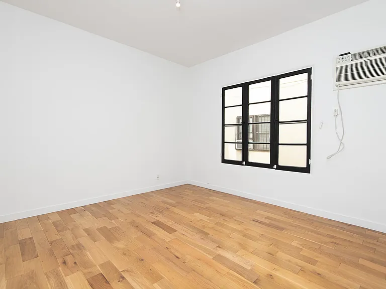 409 N Genesee Ave #3 — Photo 8