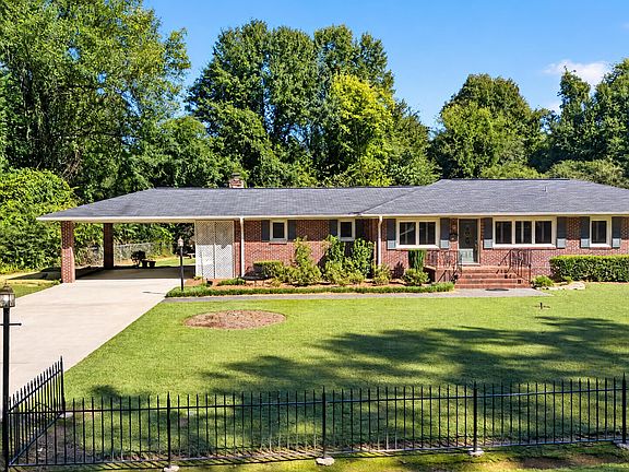 2nd image of 110 Sequoia Dr SE