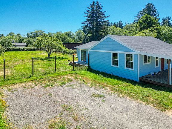 4th image of 2439 Hodge Ave