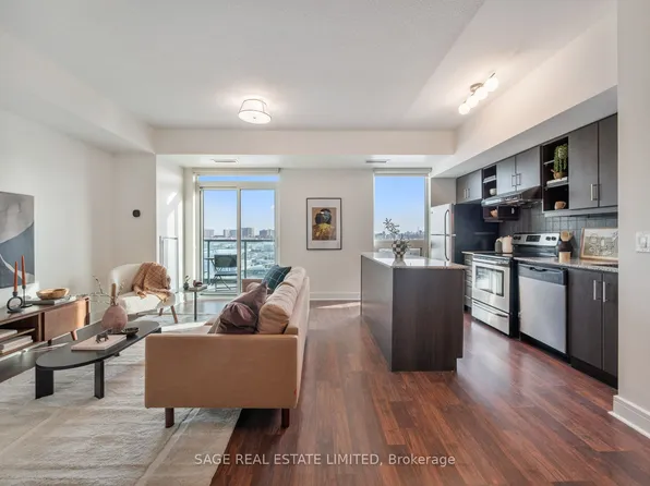 35 Brian Peck Cres #909, Toronto, ON M4G 0A5