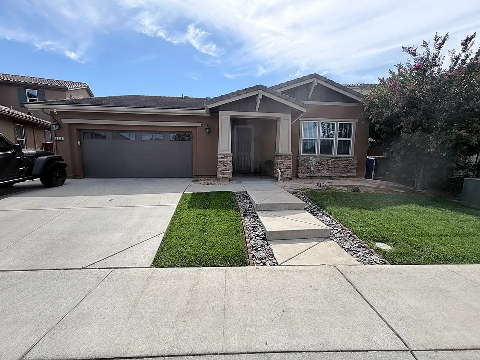 8636 Mirandela Way