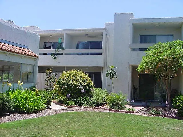 2 bed, 1.5 bath, 996 sqft, $2,800 — Photo 1