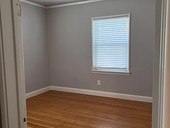3rd image of 2757 Freeport Blvd