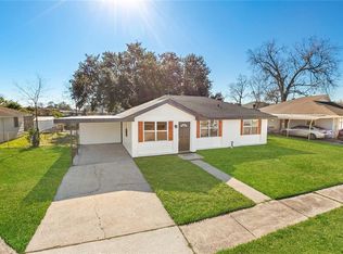 15 Victorian Ct, Violet, LA 70092