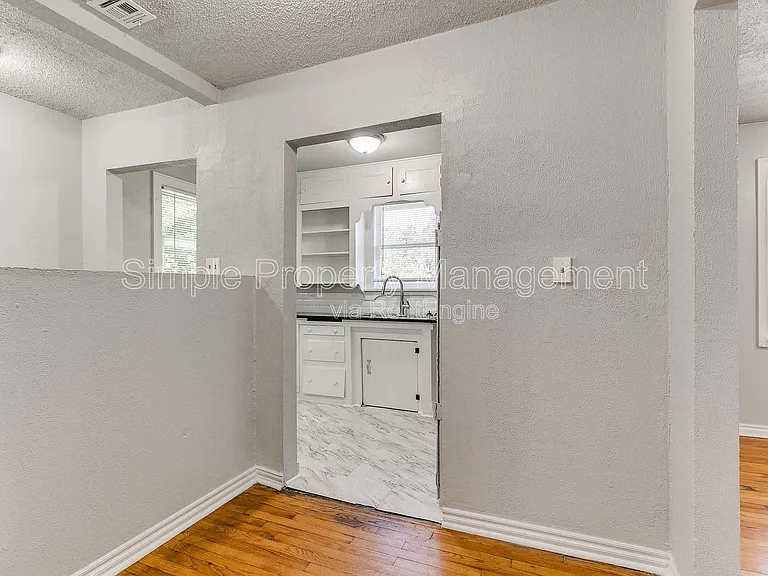 1841 N Gatewood Ave — Photo 12