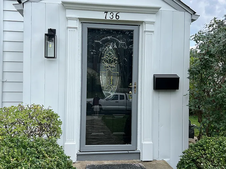 736 Chelsea Ave — Photo 2