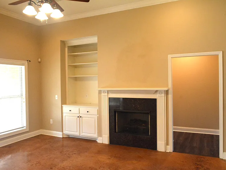 644 Huntington Dr — Photo 5