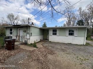 121 Marietta Cir, Oak Ridge, TN 37830