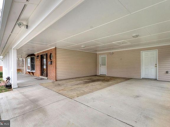5th image of 4700 Playfield St
