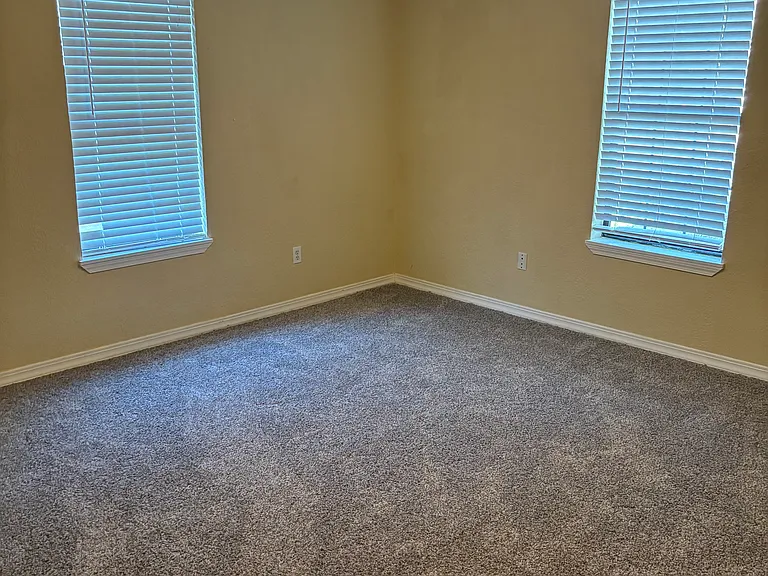 319 S Mount Pleasant Rd — Photo 8