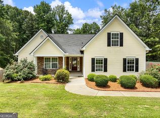 6439 Mossy Boulder Dr, Flowery Branch, GA 30542
