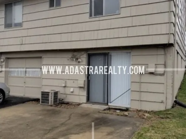 9415 Ballentine St, Overland Park, KS 66214