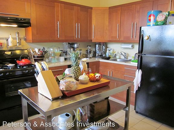 3rd image of 1827 W Evergreen Ave #11906724