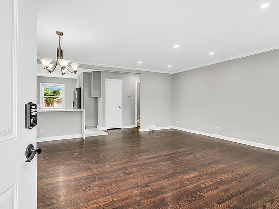 2nd image of 5225 Conrad St