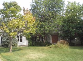 5 Bay Rum Ct, Burr Ridge, IL 60527