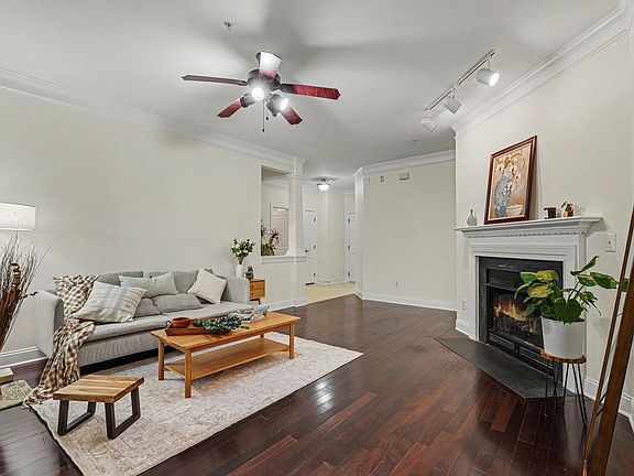 4th image of 1013 Arborgate Cir