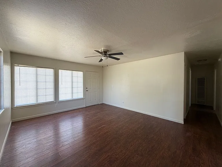 1400 Nancy St — Photo 5