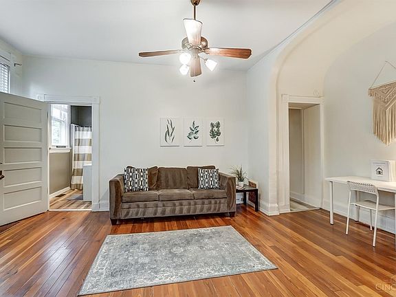 3rd image of 2126 Alpine Pl APT 1