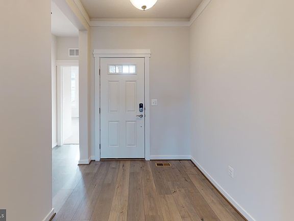 3rd image of 300 Heritage Shores Cir