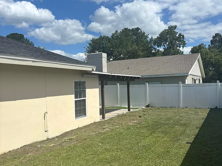 818 E Flag Ln — Photo 19