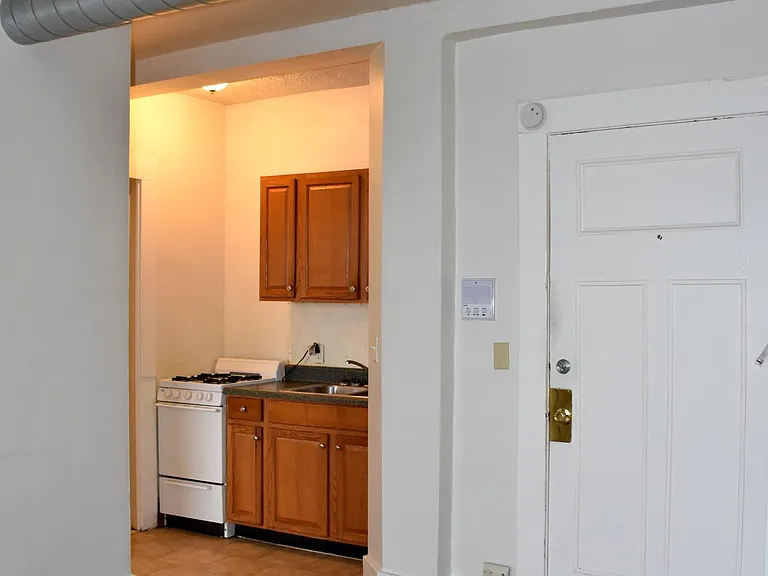 132 S Union St #7 — Photo 2