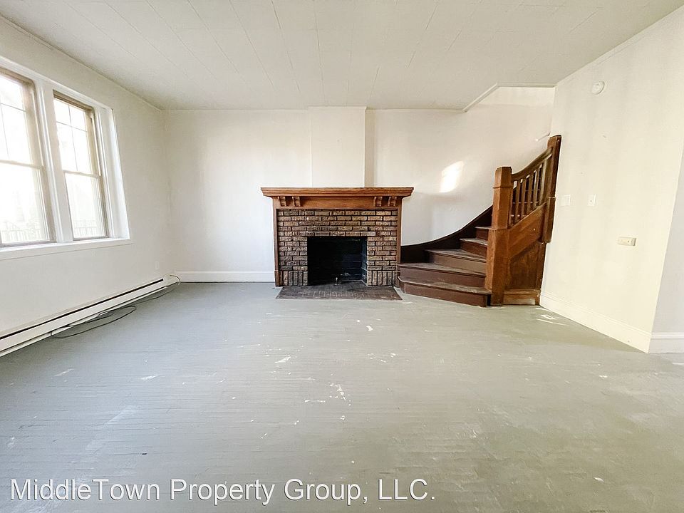 1st image of 302 S 12th St #10755569