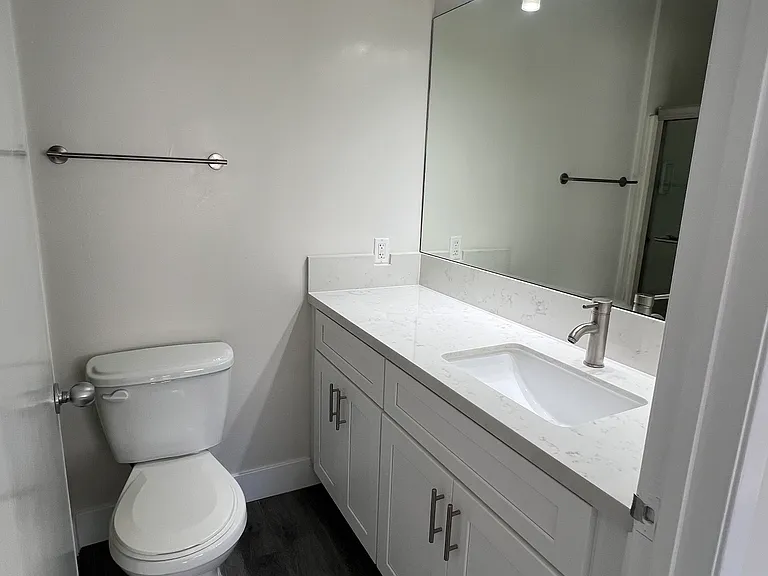 11738 Mayfield Ave #104 — Photo 22