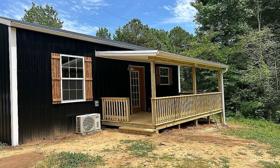1st image of 220 Lowery Rd