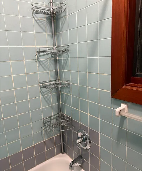 1912 Grove St #1L — Photo 3