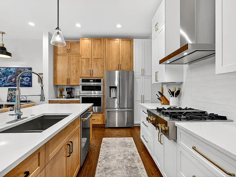 215 N Sarah St #7 — Photo 8