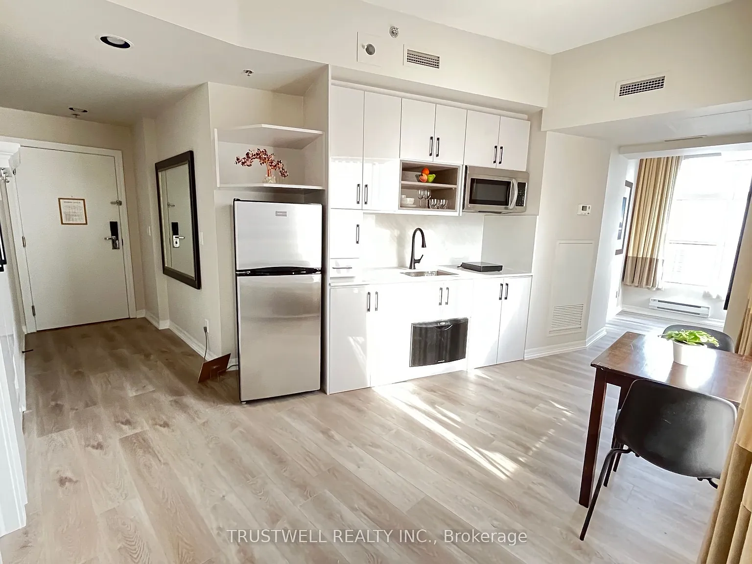 1 bed, $2,350 — Photo 2