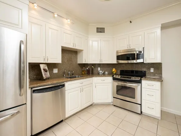 1 Baldwin Ave APT 517, San Mateo, CA 94401