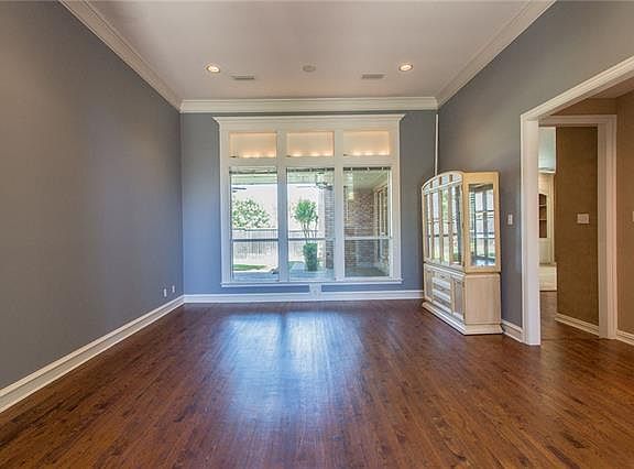 5th image of 824 Crane Dr